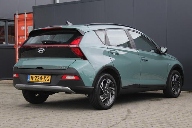 Hyundai Bayon 1.0 T-GDI Comfort Smart | Incl. 12 maanden garantie | Cruise control | Achteruitrijcamera | Parkeersensoren | Lichtmetalen velgen | Navigatie | Airco | Bluetooth | Apple Carplay/Andorid Auto | Rijstrooksensor