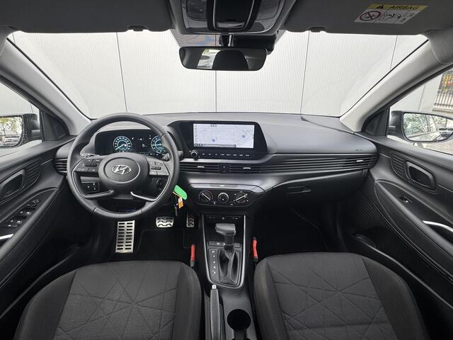Hyundai Bayon 1.0 T-GDI Comfort Smart / 1e eig / Navigatie / Automaat / Two-Tone Zwart dak / slechts 10.818 km/ apple carplay of android auto/ achteruitrijcamera met parkeersensoren