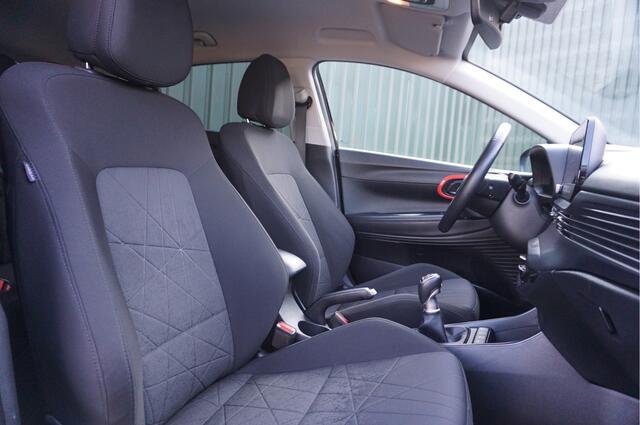 Hyundai Bayon 1.0 T-GDI Premium + Navi/ Carplay/ Camera/ Stuur+Stoel verw./ Mooi/ Garantie!