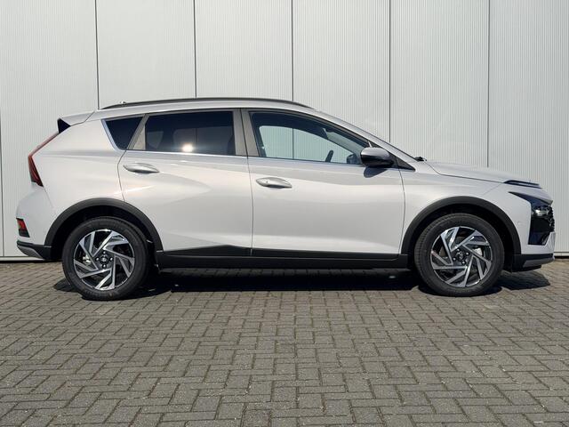 Hyundai Bayon 1.0 T-GDI Premium / 2000 Voordeel / Stoel- & Stuurverwarming / Climate Control / Cruise Control / LED Verlichting / BOSE Audio / Achteruitrijcamera / Parkeersensoren Voor + Achter /