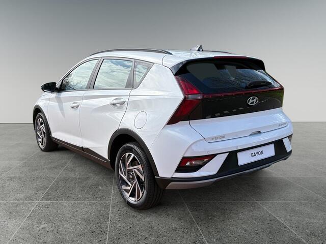 Hyundai Bayon 1.0 T-GDI Comfort | ¤2255 VOORRAADVOORDEEL| APPLE CARPLAY/ANDROID AUTO | ACHTERUITRIJCAMERA | NAVIGATIE |