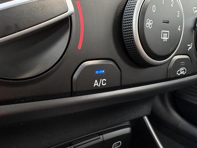 Hyundai Bayon 1.0 T-GDI E-Motion / Uit Voorraad Leverbaar / Snel Rijden / Navigatie / Cruise Control Adaptief / Apple Carplay/Android Auto /
