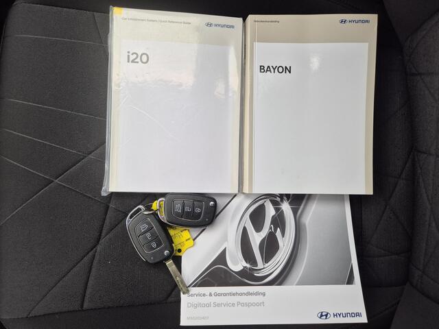 Hyundai Bayon 1.0 T-GDI Comfort / Trekhaak vast / Navigatie via Apple Carplay of Android Auto / Airco / Cruise control / Achteruitrijcamera / Draadloze telefoon lader / Parkeersensoren achter /