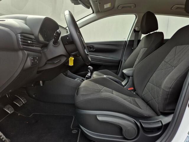 Hyundai Bayon 1.0 T-GDI Comfort / Trekhaak vast / Navigatie via Apple Carplay of Android Auto / Airco / Cruise control / Achteruitrijcamera / Draadloze telefoon lader / Parkeersensoren achter /