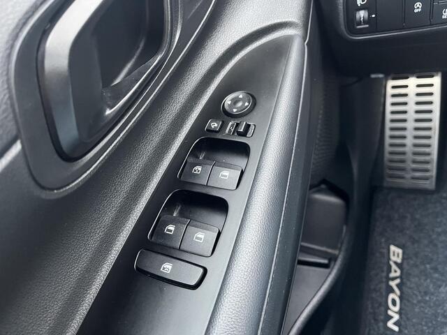 Hyundai Bayon 1.0 T-GDI Comfort Smart / Vaste trekhaak / cruise control / Apple Carplay/Android Auto / lichtmetalen velgen 16" / navigatiesysteem full map /