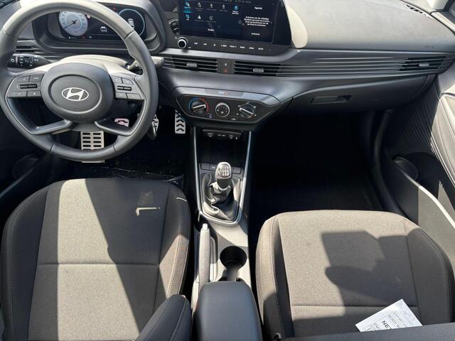 Hyundai Bayon 1.0 T-GDI Comfort / ¤2000,- Voordeel / Uit Voorraad Leverbaar / Navigatie / Cruise / Elektrische Ramen V+A / Apple Carplay & Android Auto / 16'' LM Velgen /