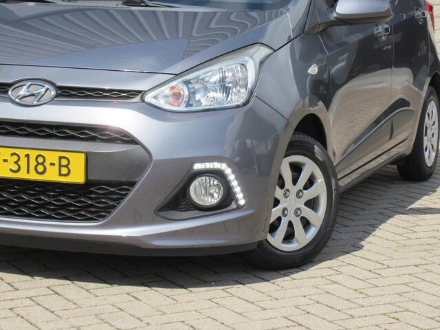 Hyundai I 10 1.0i i-Motion Go! 1e eigen | dealer onderh | Thule fietsenrek | cruise | clima | navi