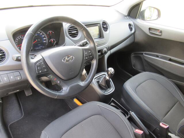 Hyundai I 10 1.0i i-Motion Go! 1e eigen | dealer onderh | Thule fietsenrek | cruise | clima | navi