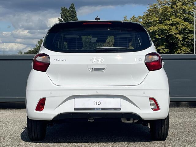 Hyundai I 10 1.0 Comfort Smart | ¤2500 KORTING | CAMERA | PARKEERSENSOREN | NAVIGATIE | APPLE CARPLY & ANDROID AUTO | NIEUW UIT VOORRAAD