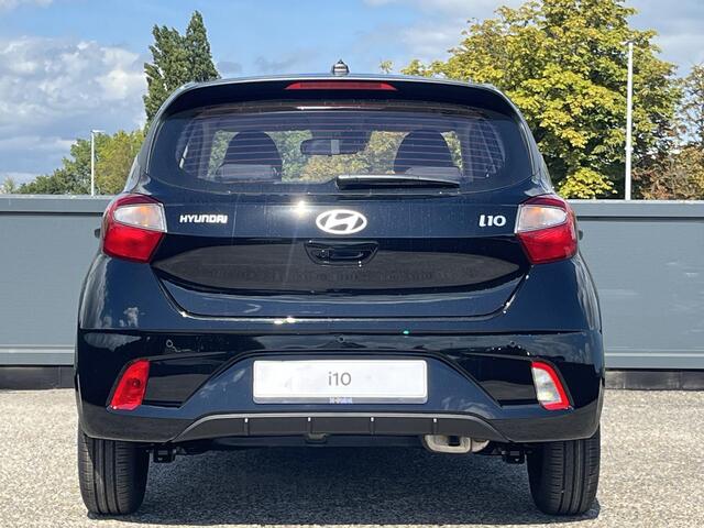 Hyundai I 10 1.0 Comfort | ¤2500 KORTING | CAMERA | PARKEERSENSOREN | NAVIGATIE | APPLE CARPLY & ANDROID AUTO | NIEUW UIT VOORRAAD