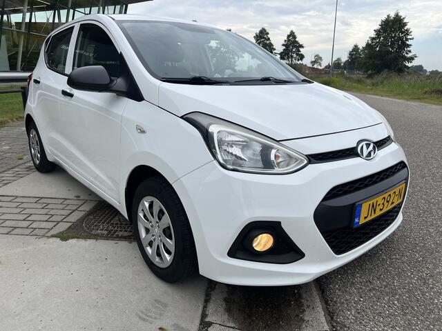 Hyundai I 10 1.0i i-Drive / Centr. Deurvergrendeling / Radio / Bluetooth / NAP / Geen Airco! /
