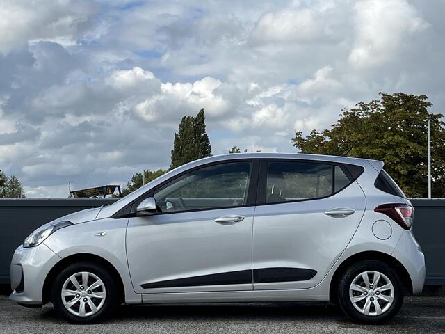 Hyundai I 10 1.0i Comfort | 5-deurs | Cruisecontrol | Airconditioning | Lage kmstand |