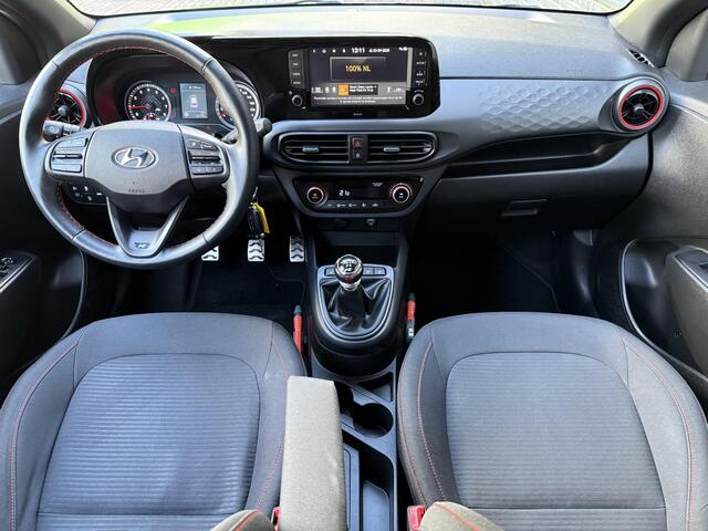 Hyundai I 10 1.0 T-GDI N Line 5-zits 100PK / 1ste Eigenaar / Navigatie / Stuur+Stoel Verwarming / 16'LM Velgen / Achteruitrij Camera / Cruise / nederlandse auto