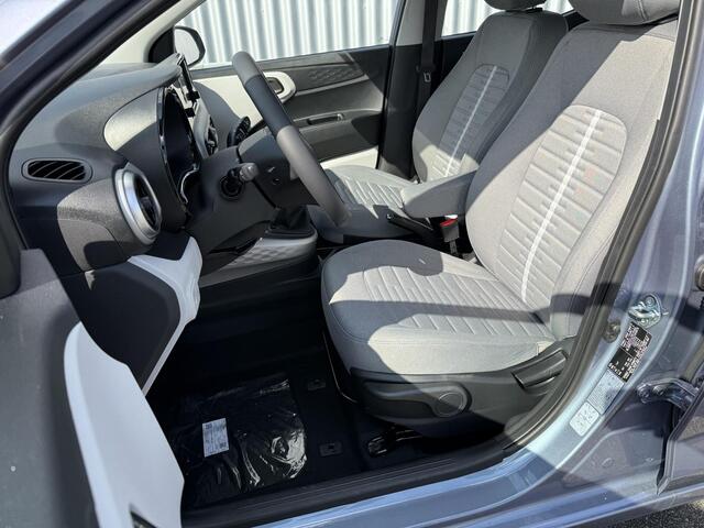 Hyundai I 10 1.0 Premium / ¤1000 Voordeel / Climate Control / Cruise Control / 8 Inch Navigatie / Parkeersensoren Achter / Snel Leverbaar! /