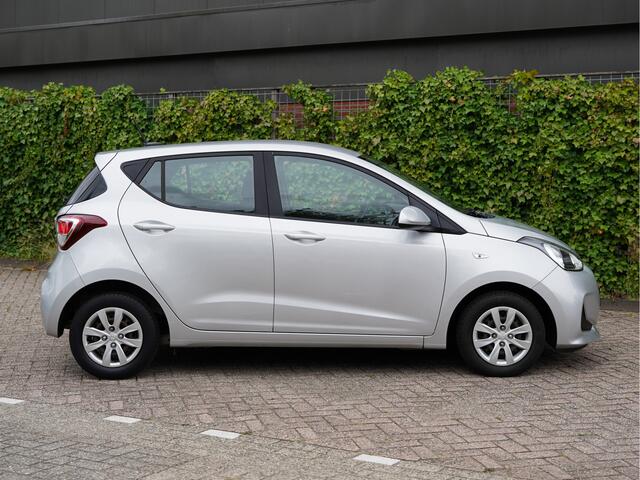 Hyundai I 10 1.0i Comfort Navigatie| Apple Carplay | Android Auto | NAP