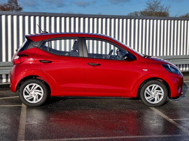 Hyundai I 10 1.0 Comfort / Prijs is rijklaar en incl. 800 euro korting / Navigatie / Airco / Cruise Control / Uit voorraad leverbaar /