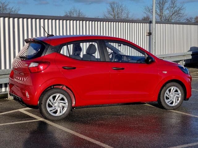 Hyundai I 10 1.0 Comfort / Prijs is rijklaar en incl. 800 euro korting / Navigatie / Airco / Cruise Control / Uit voorraad leverbaar /