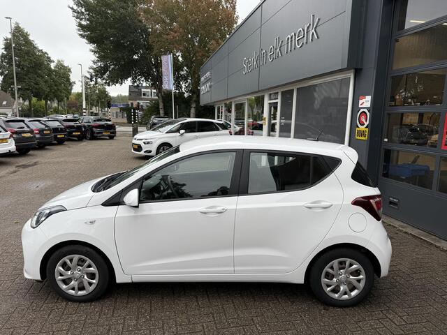 Hyundai I 10 1.0i Comfort / Airco/ Navigatie/ Cruise/ Apple carplay/ PDC/ LED
