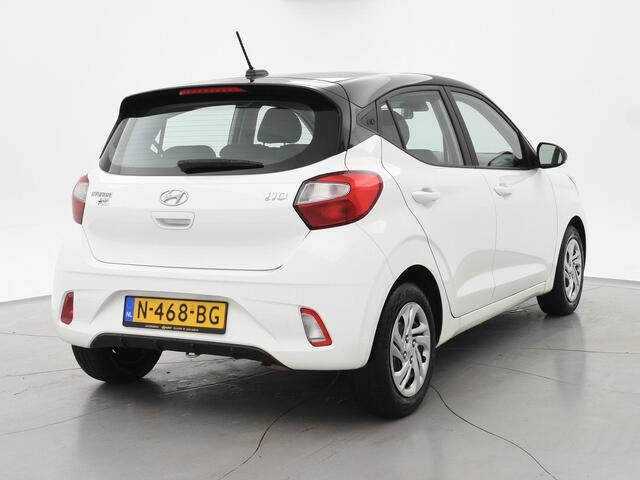 Hyundai I 10 1.0 AUTOMAAT COMFORT 5-ZITS + APPLE CARPLAY | DAB+ | CRUISE CONTROL | TWO-TONE WIT/ZWART