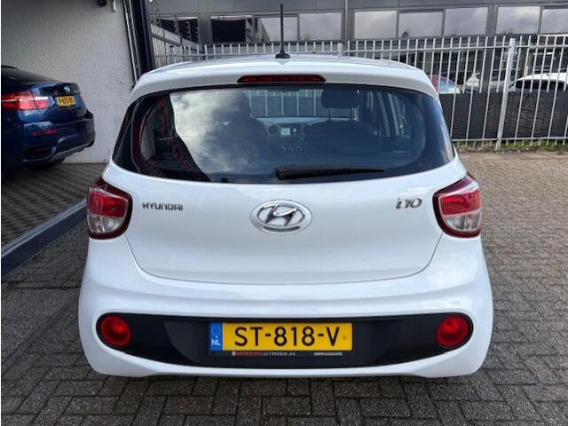 Hyundai I 10 1.0i Comfort 1 EIGENAAR * 20.000 KM *NAVI * AIRCO * DEALERONDERHOUDEN *