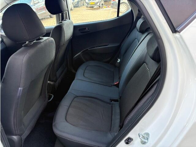 Hyundai I 10 1.0i Comfort 1 EIGENAAR * 20.000 KM *NAVI * AIRCO * DEALERONDERHOUDEN *