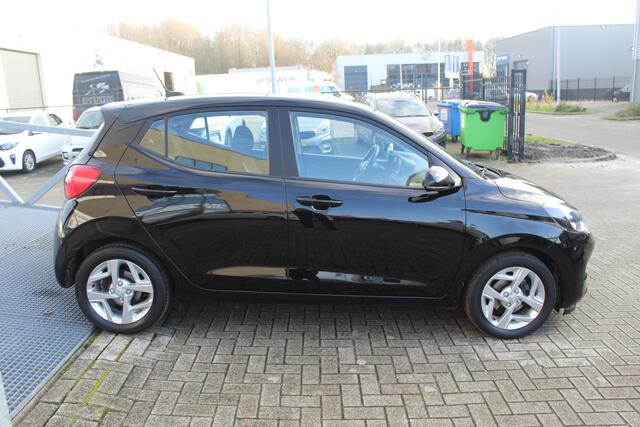 Hyundai I 10 1.0 Comfort Smart 5-zits Automaat/Cruise control/Bluetooth/Parkeersensoren/Stoelverwarming/Stuurverwarming/Airco/Licht metalen velgen