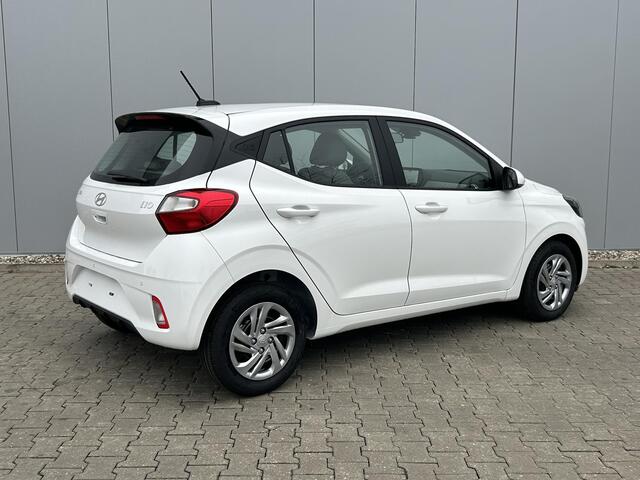 Hyundai I 10 1.0 Premium / 1500 Voordeel / Snel Uit Voorraad Leverbaar / Navigatie / Cruise Control /