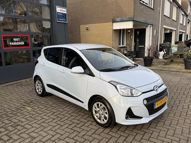 Hyundai I 10 1.0i Premium / Airco/ Navigatie/ Cruise/ Apple carplay/ Stoelverwarming/ PDC/ LED