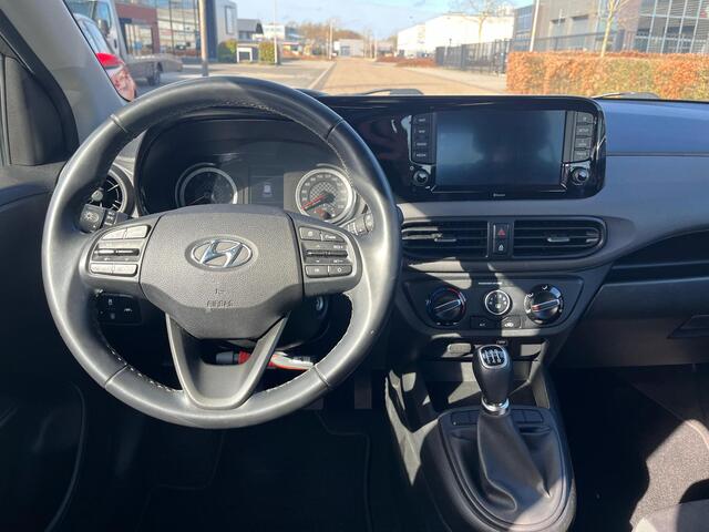 Hyundai I 10 1.0 Premium Zwart Dak | Camera | Carplay | Cruise | Two-Tone | Armsteun voor | NAVI