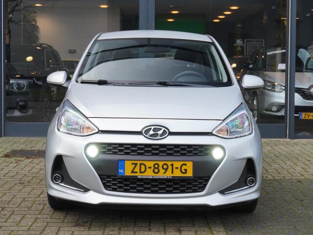 Hyundai I 10 1.0i Comfort 5p. AUTOMAAT / 26.000KM!! / 1E EIGENAAR / DEALER ONDERHOUDEN / NAVI / SMART PACK / PDC A / AIRCO / BLUETOOTH / DAB / APPLE CARPLAY / ANDROID AUTO / 14''