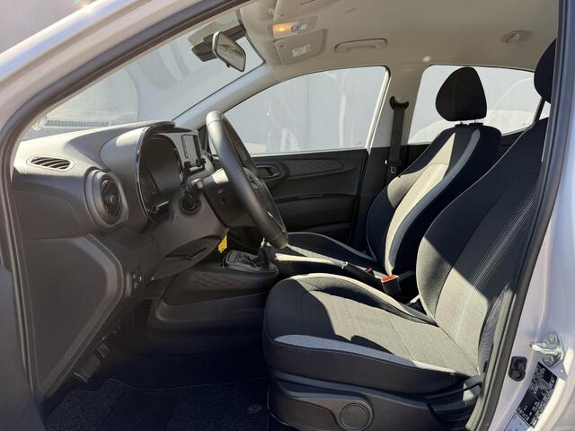 Hyundai I 10 1.0 Comfort Smart 5-zits Automaat / Dealer Onderhouden / Fabrieksgarantie tot 12-2029 / Navigatie / Cruise Control / Digitaal Cockpit / Apple Carplay & Android Auto / Camera / Airco /