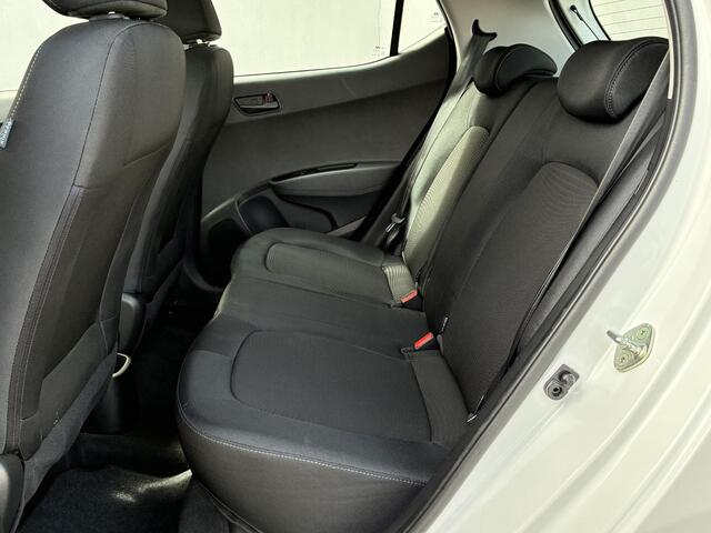 Hyundai I 10 1.0i Comfort / Volledig onderhouden / Navigatie / Cruise Control / Apple Carplay/Android Auto / DAB / Parkeersensoren achter / All-Season Banden /