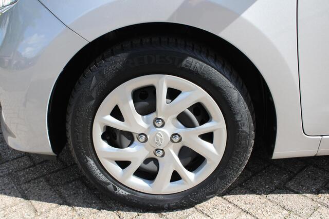 Hyundai I 10 1.0i Carplay, Parksens. A, NAVI, Airco, Cruise control, Elektrische ramen V en A, Multifunctioneel stuurwiel