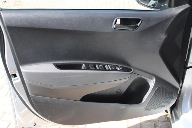 Hyundai I 10 1.0i Carplay, Parksens. A, NAVI, Airco, Cruise control, Elektrische ramen V en A, Multifunctioneel stuurwiel