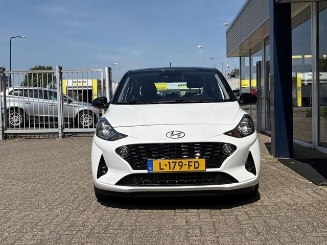 Hyundai I 10 1.0 Comfort Smart 5-zits / NL-Auto / Dealer-Onderhouden / 1e-Eigenaar / Cruise-Control / Apple-Carplay & Android-Auto / DAB Radio-Bluetooth / Navi / Camera / ENZ.