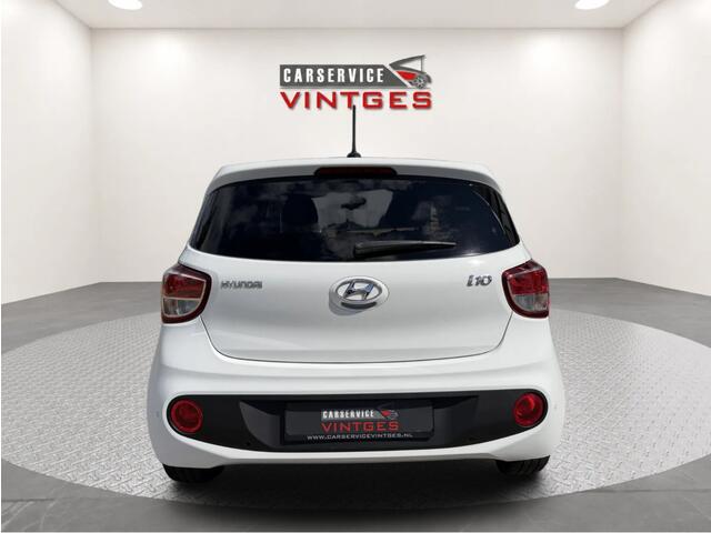 Hyundai I 10 1.0i Comfort 5p. Automaat | 32.719 km | Clima | Navi | Stoel- & Stuurverwarming | PDC