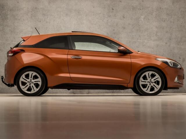 Hyundai I 20 Coupé 1.2 HP i-Drive Sport (SCHUIFDAK, NAVIGATIE, CAMERA, TREKHAAK, SPORTSTOELEN, KEYLESS, GETINT GLAS, CRUISE, NIEUWE APK, NIEUWSTAAT)