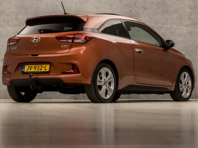 Hyundai I 20 Coupé 1.2 HP i-Drive Sport (SCHUIFDAK, NAVIGATIE, CAMERA, TREKHAAK, SPORTSTOELEN, KEYLESS, GETINT GLAS, CRUISE, NIEUWE APK, NIEUWSTAAT)