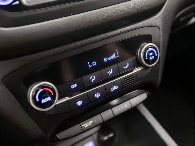 Hyundai I 20 Coupé 1.2 HP i-Drive Sport (SCHUIFDAK, NAVIGATIE, CAMERA, TREKHAAK, SPORTSTOELEN, KEYLESS, GETINT GLAS, CRUISE, NIEUWE APK, NIEUWSTAAT)