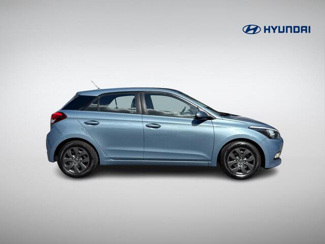 Hyundai I 20 1.2 HP i-Motion Comfort | Trekhaak | Airconditioning | Stuur- + Stoelverwarming | Radio/MP3 Speler | Bluetooth Tel. | Rijklaarprijs!