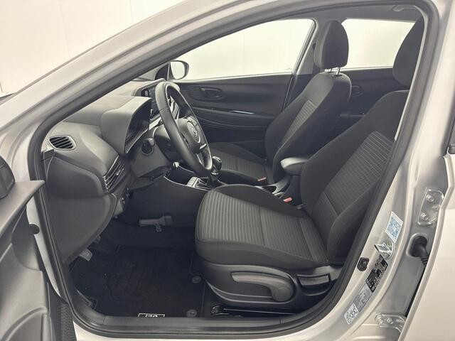 Hyundai I 20 1.0 T-GDI Comfort | All Season banden | Apple Carplay & Android auto | Camera | Parkeersensoren | Cruise control |