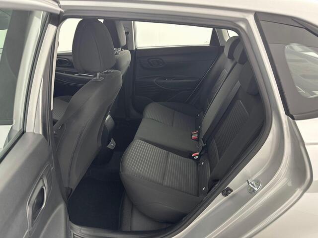 Hyundai I 20 1.0 T-GDI Comfort | All Season banden | Apple Carplay & Android auto | Camera | Parkeersensoren | Cruise control |