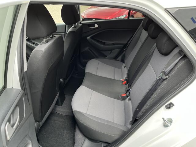 Hyundai I 20 1.2 YES! | 5 drs | Apple Carplay | Navi | Camera | Airco