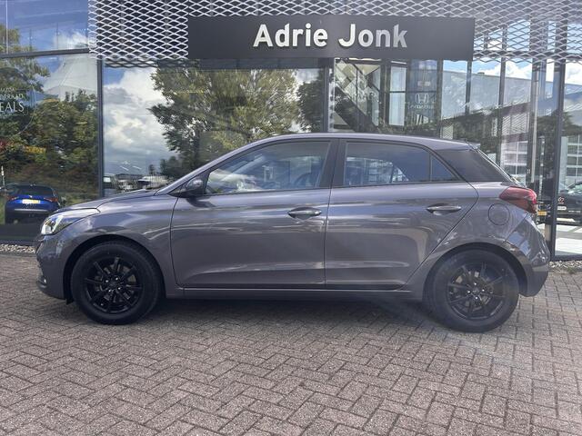 Hyundai I 20 1.0 T-GDI Comfort | TREKHAAK | APPLE CARPLAY | LM VELGEN | CAMERA | CRUISE CONTROLE | NEDERLANDSE AUTO | LAGE KM STAND |