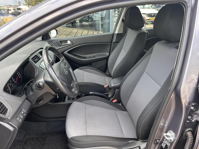 Hyundai I 20 1.0 T-GDI Comfort | TREKHAAK | APPLE CARPLAY | LM VELGEN | CAMERA | CRUISE CONTROLE | NEDERLANDSE AUTO | LAGE KM STAND |