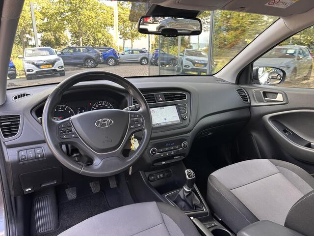 Hyundai I 20 1.0 T-GDI Comfort | TREKHAAK | APPLE CARPLAY | LM VELGEN | CAMERA | CRUISE CONTROLE | NEDERLANDSE AUTO | LAGE KM STAND |
