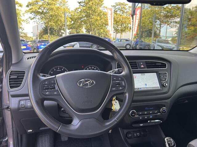 Hyundai I 20 1.0 T-GDI Comfort | TREKHAAK | APPLE CARPLAY | LM VELGEN | CAMERA | CRUISE CONTROLE | NEDERLANDSE AUTO | LAGE KM STAND |