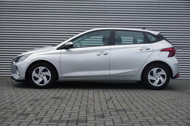 Hyundai I 20 100PK Comfort Smart AUTOMAAT CARPLAY | WINTERPACK | CAMERA!