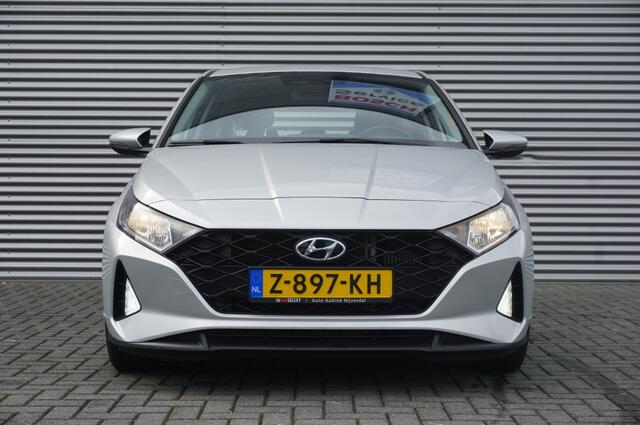 Hyundai I 20 100PK Comfort Smart AUTOMAAT CARPLAY | WINTERPACK | CAMERA!