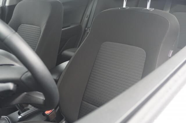 Hyundai I 20 100PK Comfort Smart AUTOMAAT CARPLAY | WINTERPACK | CAMERA!